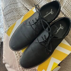Men’s suede casual dress shoe